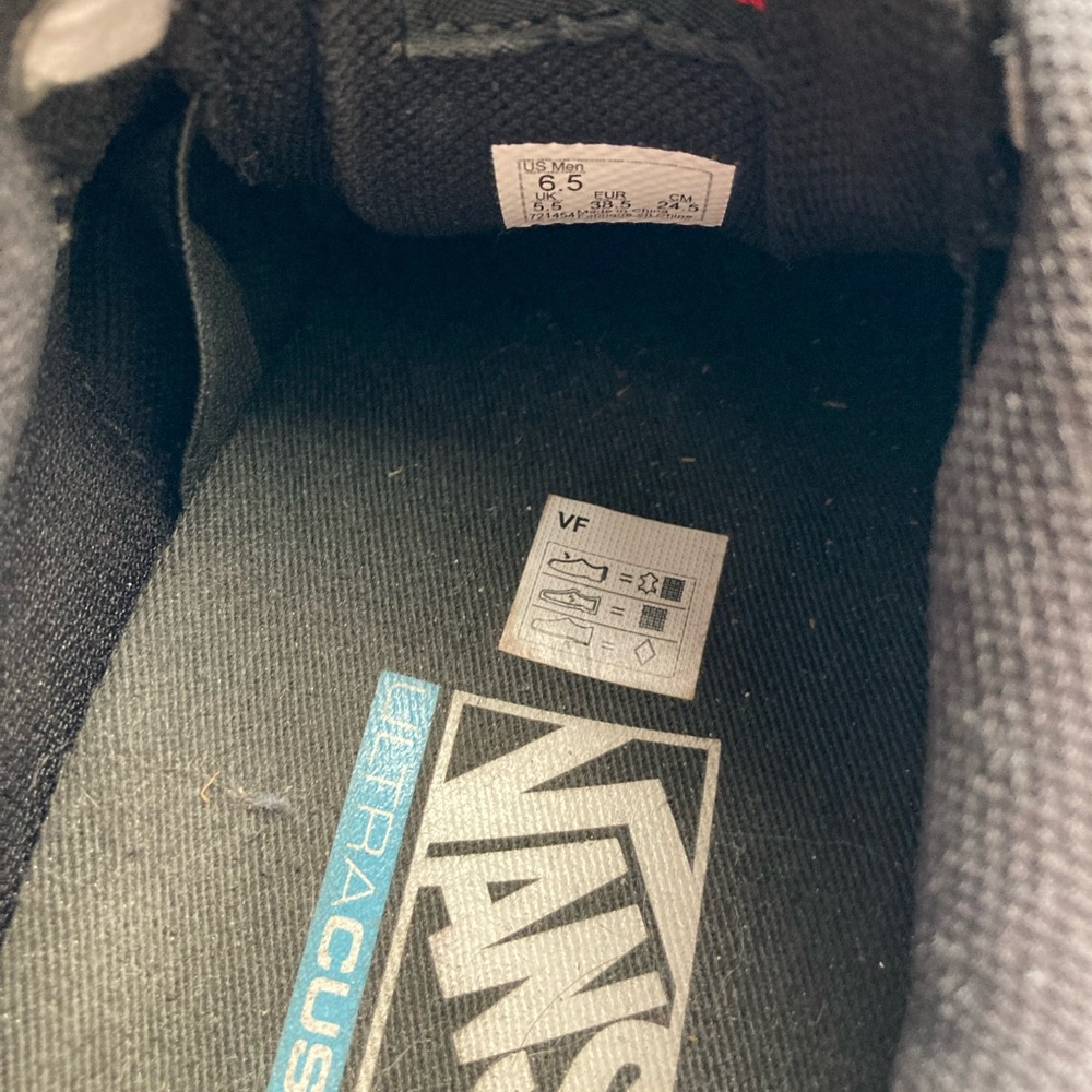 Vans - Picture 4 of 4